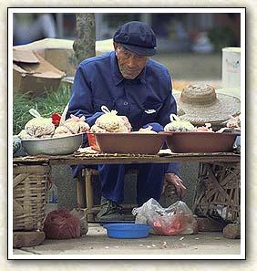 vieux vendeur d'arachides